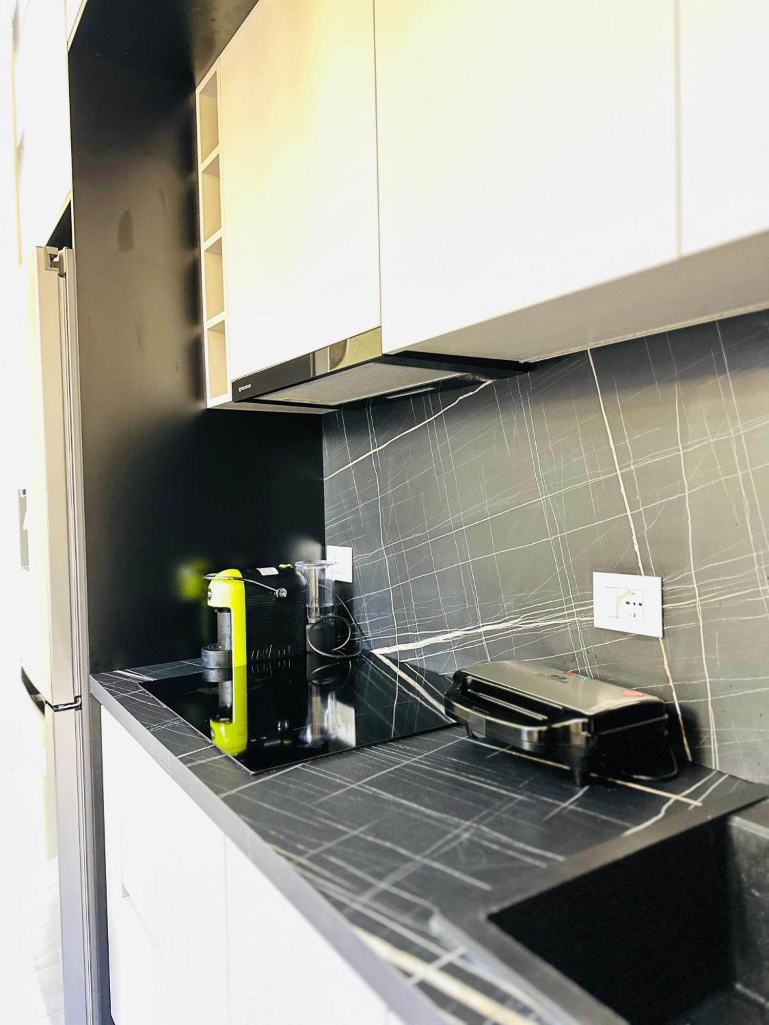Luxurious Central Stay - Self Check-In Τίρανα Εξωτερικό φωτογραφία