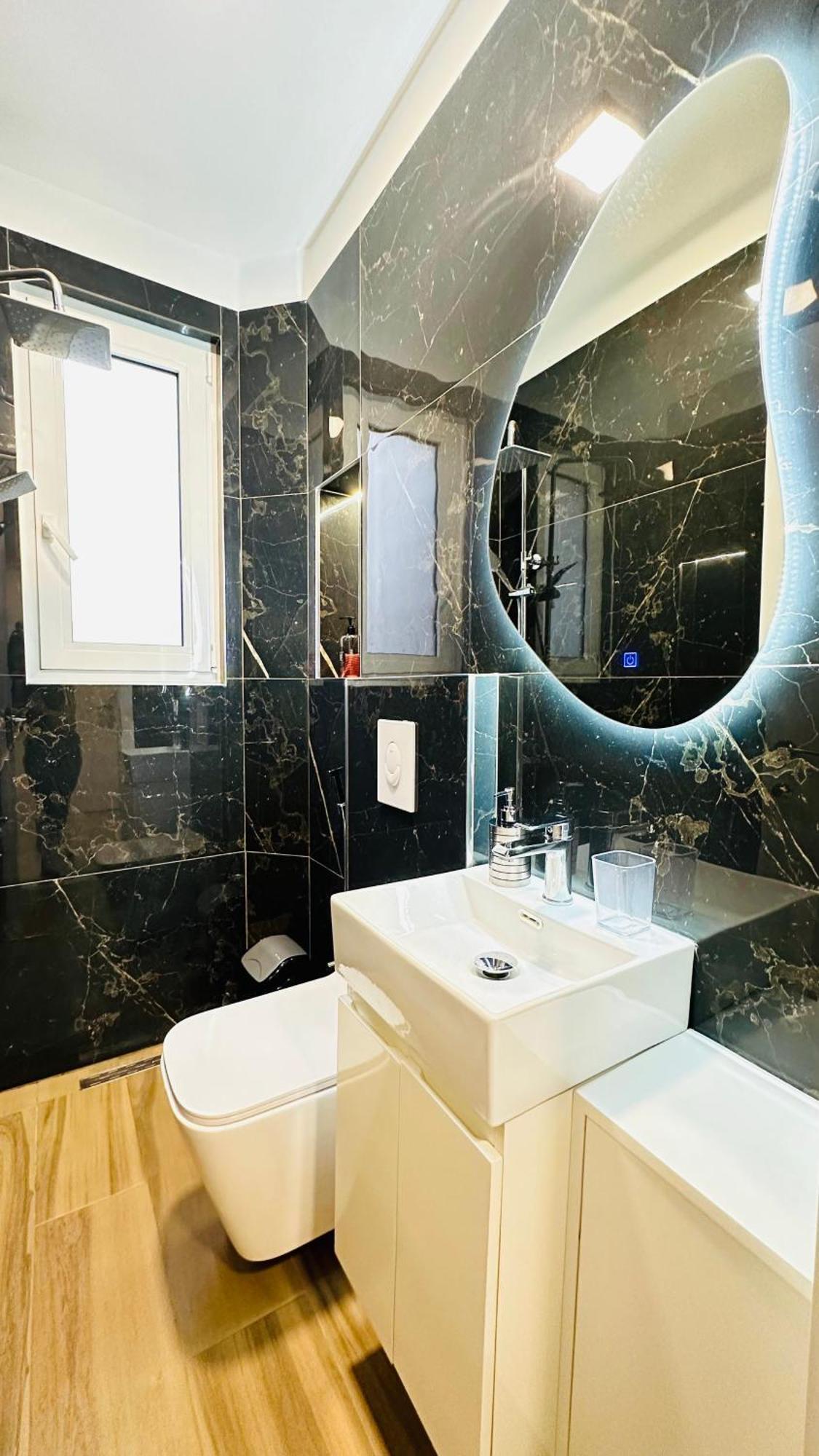 Luxurious Central Stay - Self Check-In Τίρανα Εξωτερικό φωτογραφία