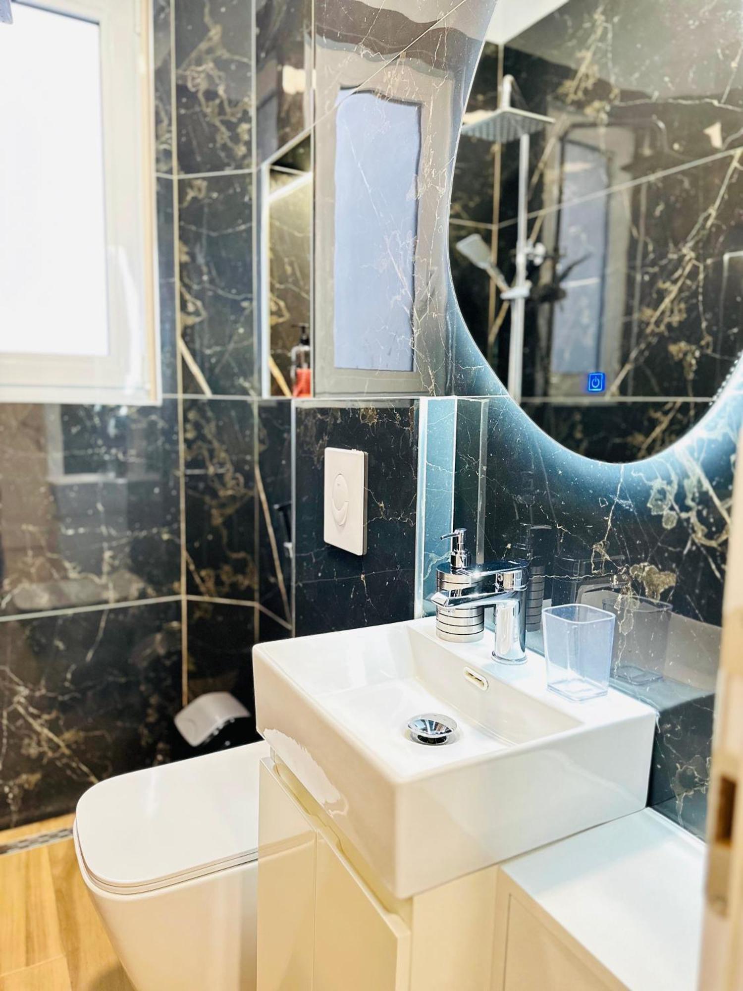 Luxurious Central Stay - Self Check-In Τίρανα Εξωτερικό φωτογραφία